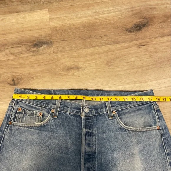 Vintage Levis 501 xx button fly jeans USA Men’s 35x30 perfectly distressed - Picture 11 of 16